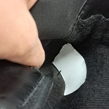 Tehlikeli Ayakkabı: Tonny Black'ten Şikayet