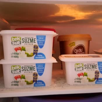 Bozulmuş Lor Peyniri Ve Mantarımsı Madde Şoku