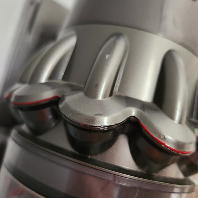 Dyson V11 Süpürge: Kalitesiz Malzeme Ve Yetersiz Müşteri Hizmetleri