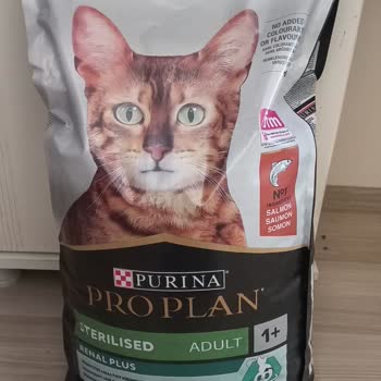 Trendyol'dan Sahte Mama Skandalı: Kediler Aç Kaldı!