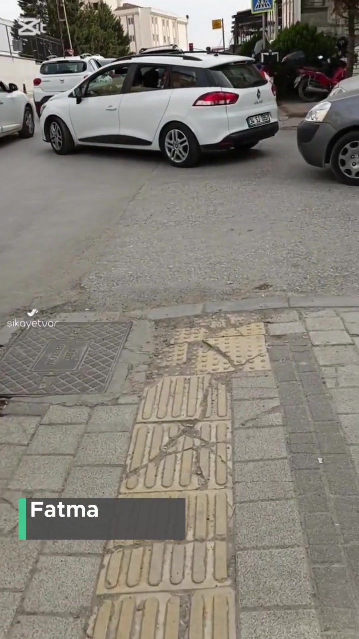 İstanbul Büyükşehir Belediyesi Okul Yolundan Geçen Hafriyat Kamyonları videonun kapak resmi