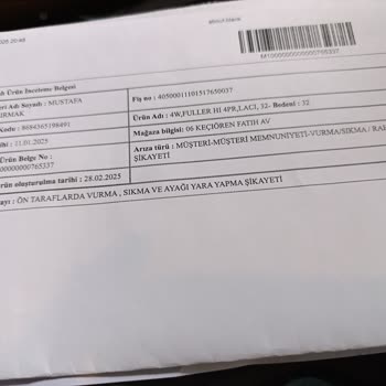 Çocuk Botunda Rahatsızlık Ve Mağaza İlgisizliği