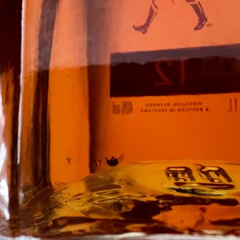 Johnnie Walker Black Label Viskide Böcek Şoku