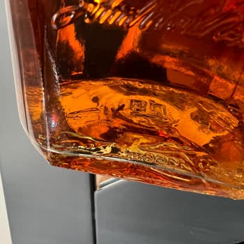 Johnnie Walker Black Label Viskide Böcek Şoku