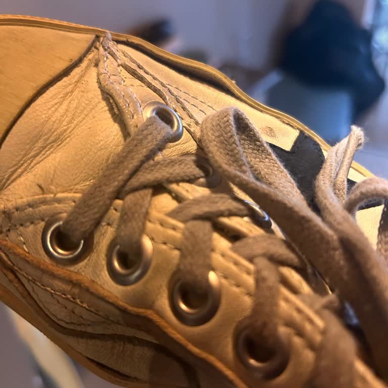 Мои кроссовки Golden Goose от Beymen порвались через три месяца