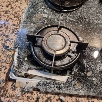 Bosch Ocak Camı Patladı: Su Damlası Mı Darbe Mi?