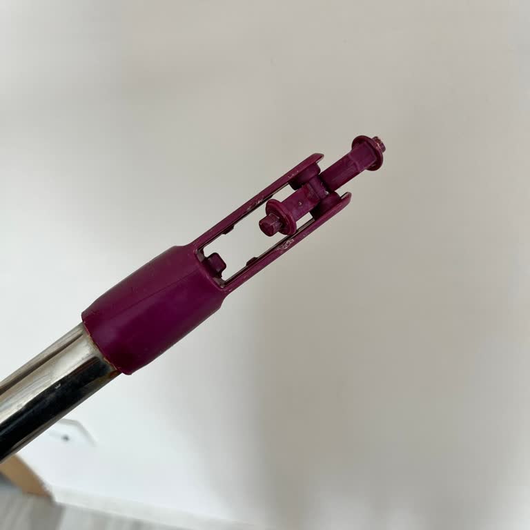 Temizlik Seti Sapı Kırıldı, Yedek Bulunamıyor