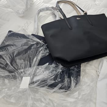 14 Bin TL'lik Lacoste Çantaların Kötü Paketlenmesi Şaşkınlık Yarattı