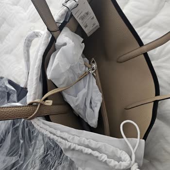 14 Bin TL'lik Lacoste Çantaların Kötü Paketlenmesi Şaşkınlık Yarattı