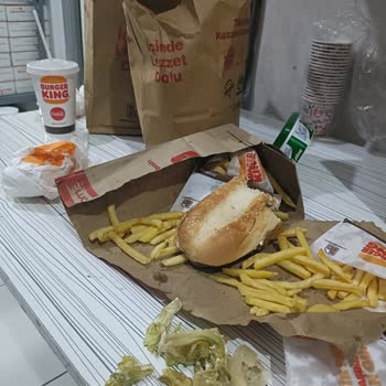 Burger King'de Sağlık Ve Hijyen Skandalı!