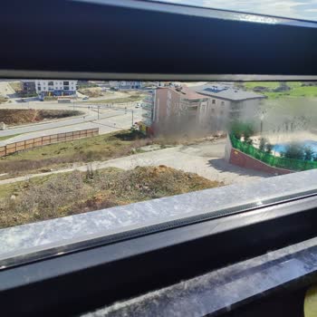 Pimapen Pencerelerde Buhar Ve Su Sorunu