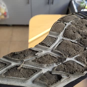 Skechers Ayakkabıda Hayal Kırıklığı: 4 Ayda Dağıldı