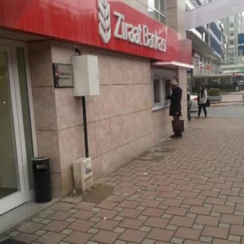 Ziraat Bankası'nda Para Çekme Krizi
