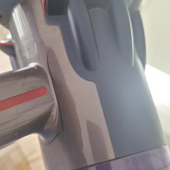 Dayson Süpürgenin Tutma Yeri Sorunu Ve Ulaşılmaz Servis