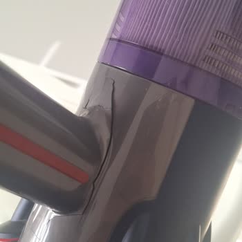 Dayson Süpürgenin Tutma Yeri Sorunu Ve Ulaşılmaz Servis