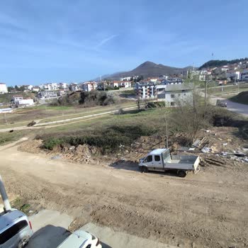 Başiskele'deki Çöp Ve Yol Sorunları