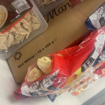 BİM Şubesinde Açık Paketli Börek Sorunu