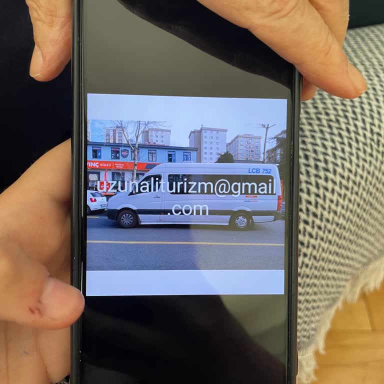 Servis Şoförü Ve Hostesin Saygısız Davranışları