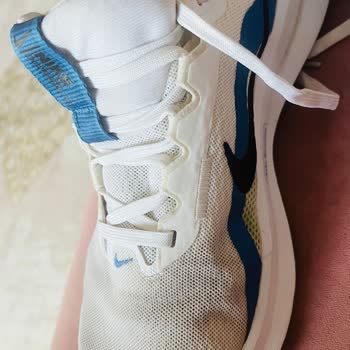 Nike Ayakkabıda Kalite Sorunu Ve Yırtılma Problemleri