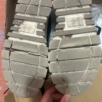 Tommy Hilfiger Ayakkabıda Fabrikasyon Hatası Ve Boyner'in İade Reddine Tepki