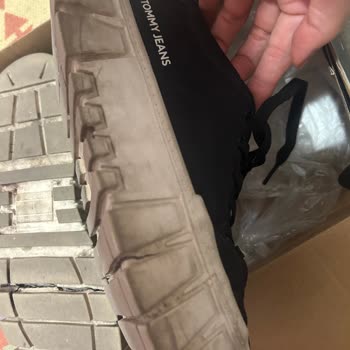 Tommy Hilfiger Ayakkabıda Fabrikasyon Hatası Ve Boyner'in İade Reddine Tepki