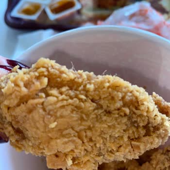 Popeyes'tan Tüylü Tavuk Kanatları Şoku