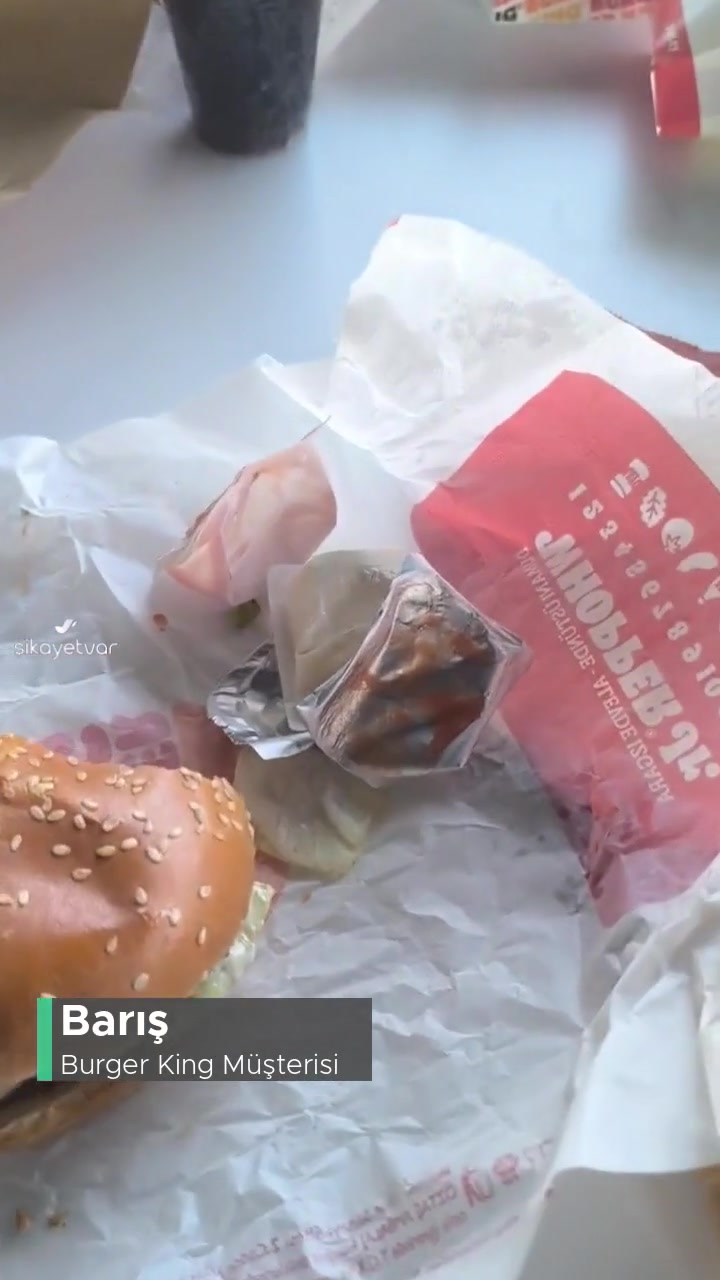 Burger King'in Menü Diye Müşteri Kandırması videonun kapak resmi