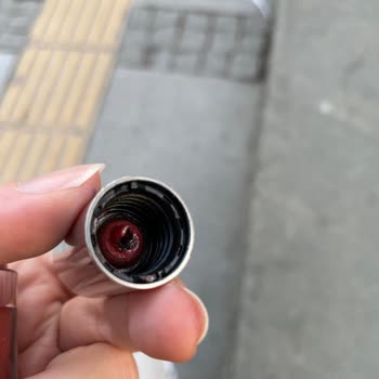 Flormar Parlatıcı Fırçası Kırıldı