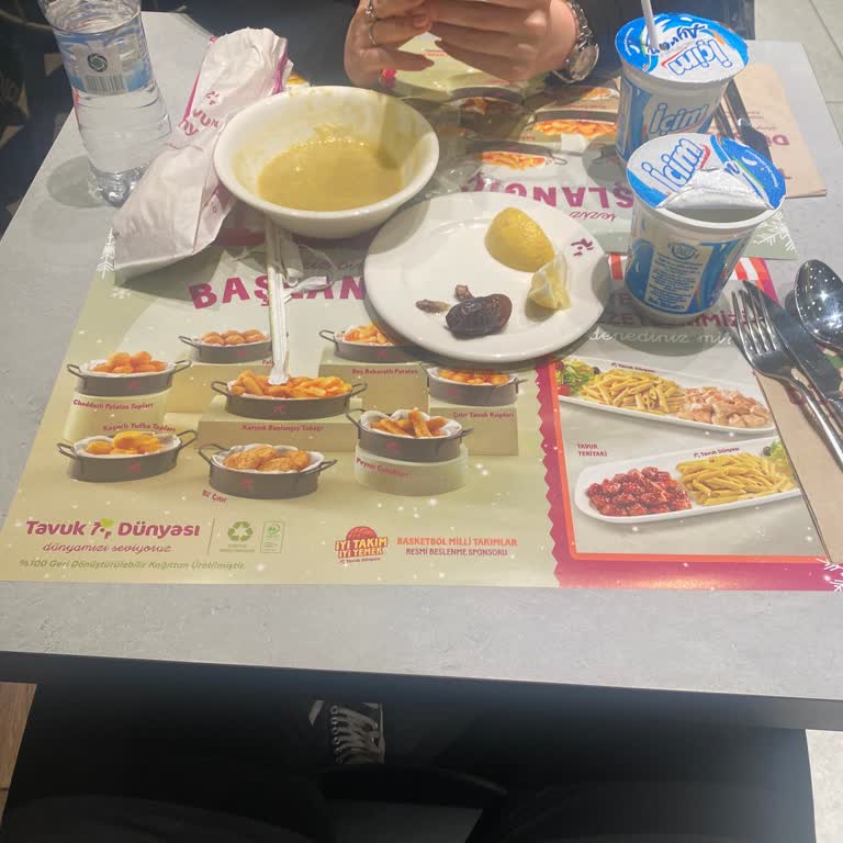 İftarda Geç Gelen Yemek Ve Eksik Servis Sorunu