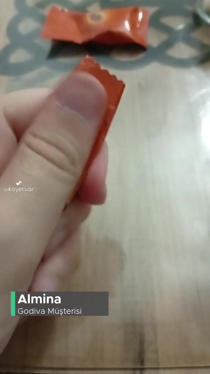 Godiva Boş Çikolata videonun kapak resmi