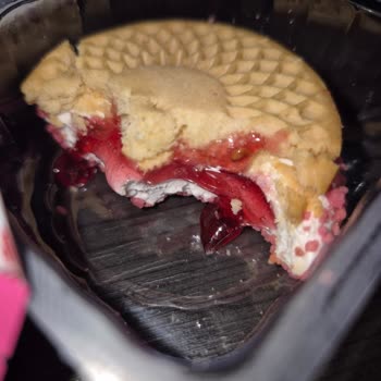 Eti Puf'ta Böcek Şoku