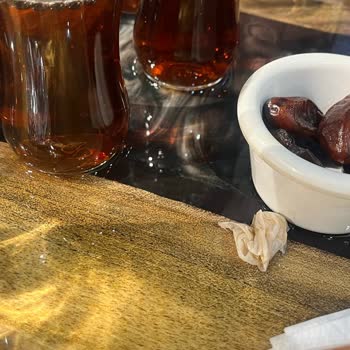 Dostlar Sofrası (Gebze) Eksik Personel Ve Kaotik İftar Deneyimi