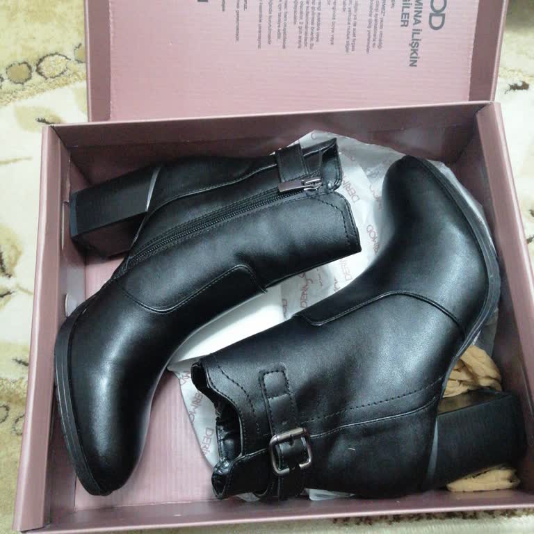 Antalya Mağazasında İlgisizlik Ve Yanlış İşlem