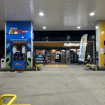 Opet İstasyonunda Araç Yangını Ve İlgisiz Tavır