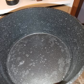 Schafer Tencere Setinde Deformasyon Ve İletişim Sorunu