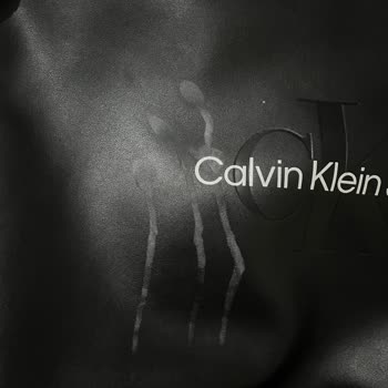 Calvin Klein Çantamda Oluşan İzler Ve İlgisizlik