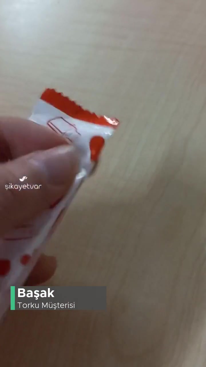 Torku Küçük Boy Paketli Miniki Çikolata videonun kapak resmi