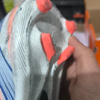 Nike Krampon Taban Sorunu Ve Mağaza İlgisizliği