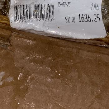 Akdamar Peynircilik'ten Aldığımız Bal Ful Karıncalı Çıktı