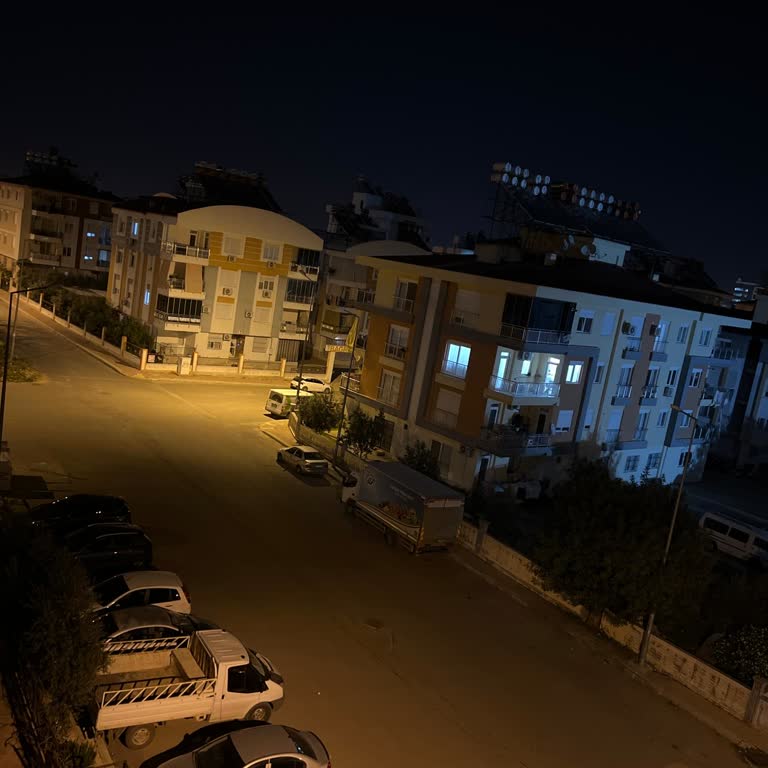 Sokak Lambaları Hala Karanlıkta Bırakıyor!