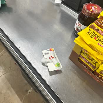 Hakmar Gıda Mağaza Müdürünün Saygısız Tavırları Ve Ürün İadesi Sorunu!