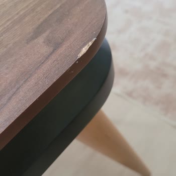 Hasarlı Yemek Masası Ve Çözülmeyen Sorunlar