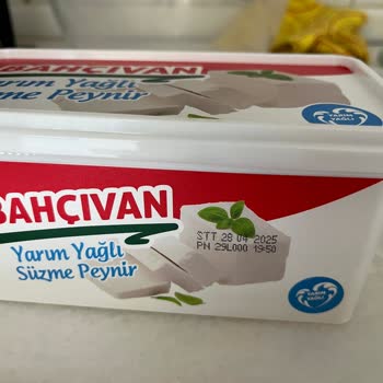 SKT'ye Rağmen Küflü Peynir Şikayeti