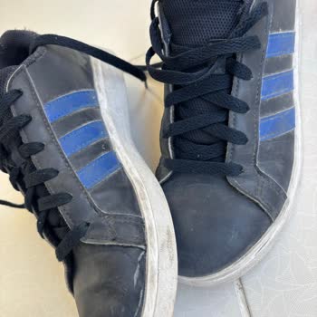 Adidas'tan Beklenmedik Hayal Kırıklığı: Ürün Kalitesine Sahip Çıkılmadı
