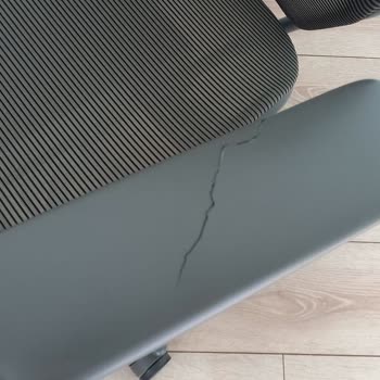IKEA Sandalye Kolçaklarında Beklenmedik Sorun