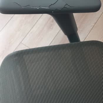 IKEA Sandalye Kolçaklarında Beklenmedik Sorun