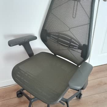 IKEA Sandalye Kolçaklarında Beklenmedik Sorun