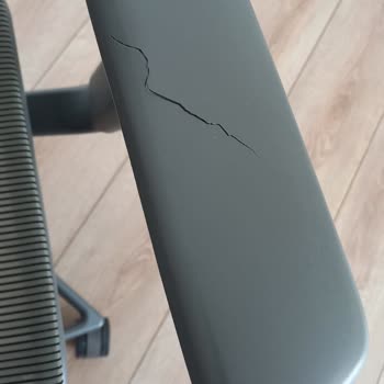 IKEA Sandalye Kolçaklarında Beklenmedik Sorun