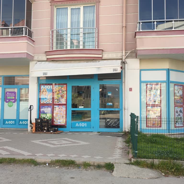 Müşteri İlişkilerinde Saygı Ve Güler Yüz Eksikliği