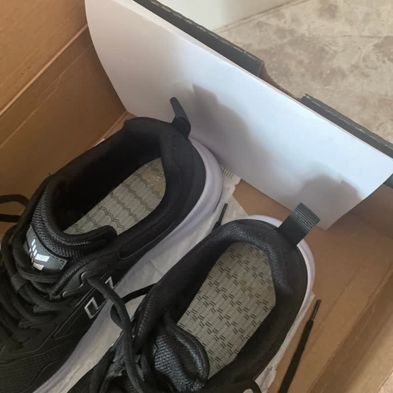 Eksik Tabanlı Ayakkabı Ve Yetersiz Müşteri Hizmeti